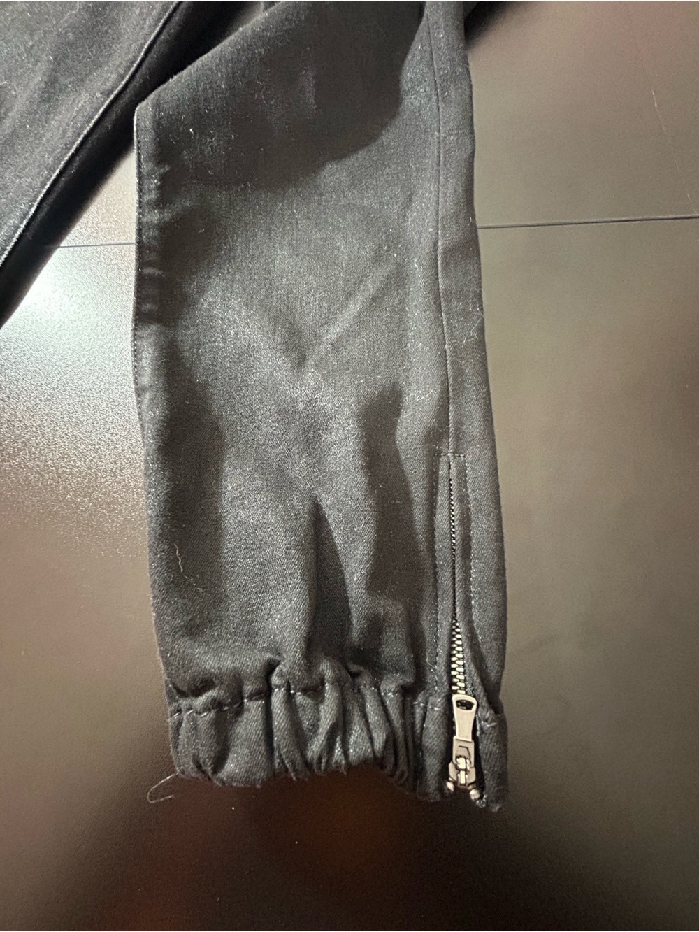 Paige Mayslie Jogger Black Coated Jeans Denim Utility Zip Ankle Pants Size 26 - Picture 7 of 8